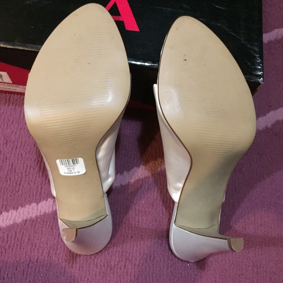 Bridal sandals - Picture 3 of 4